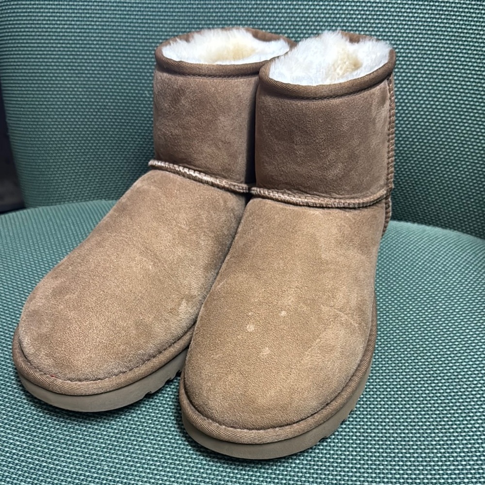UGG Tan Ankle Boots with Cream Lining